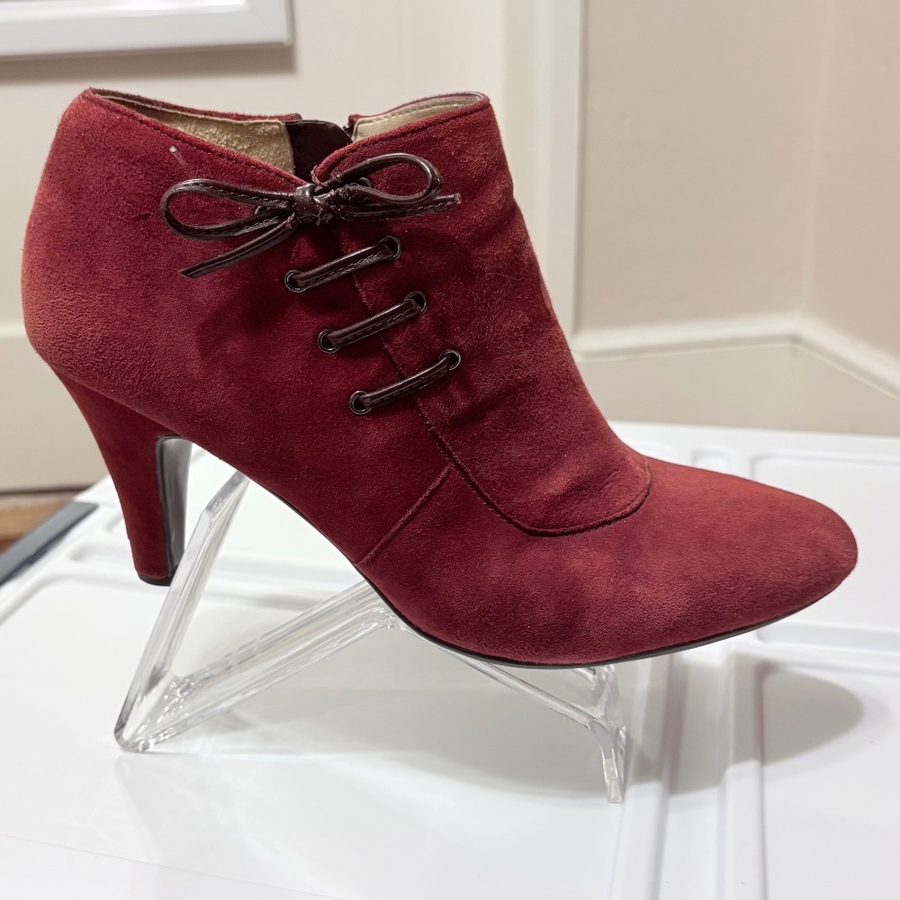 NATURALIZER Genuine Suede Ankle Heeled Boots/Booties, Wine/Burgundy/Maroon 9.5W